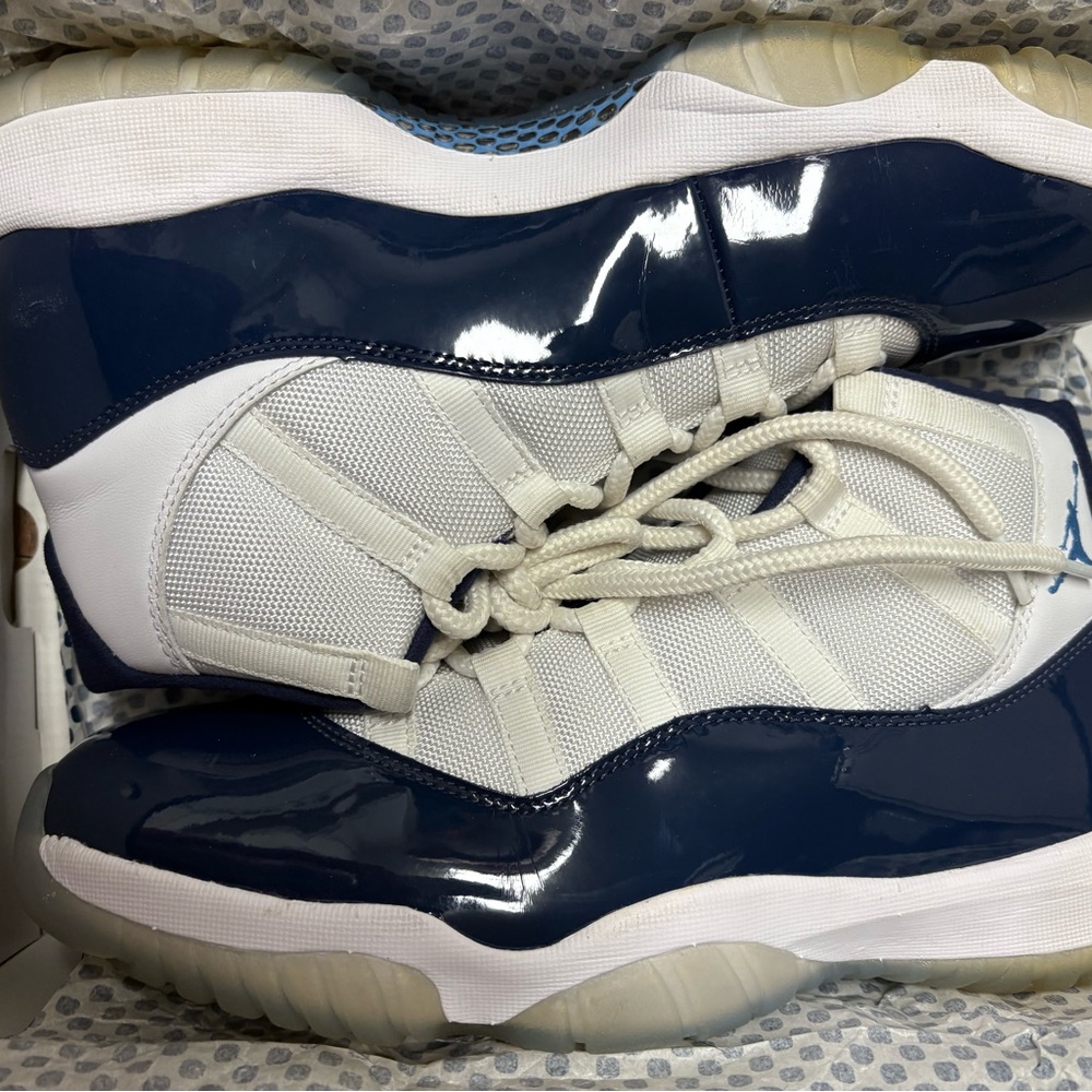 Jordan 11 Retro in University Blue and White